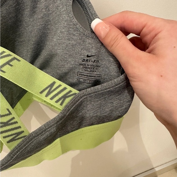 Nike dri-fit sports bra - Picture 3 of 3
